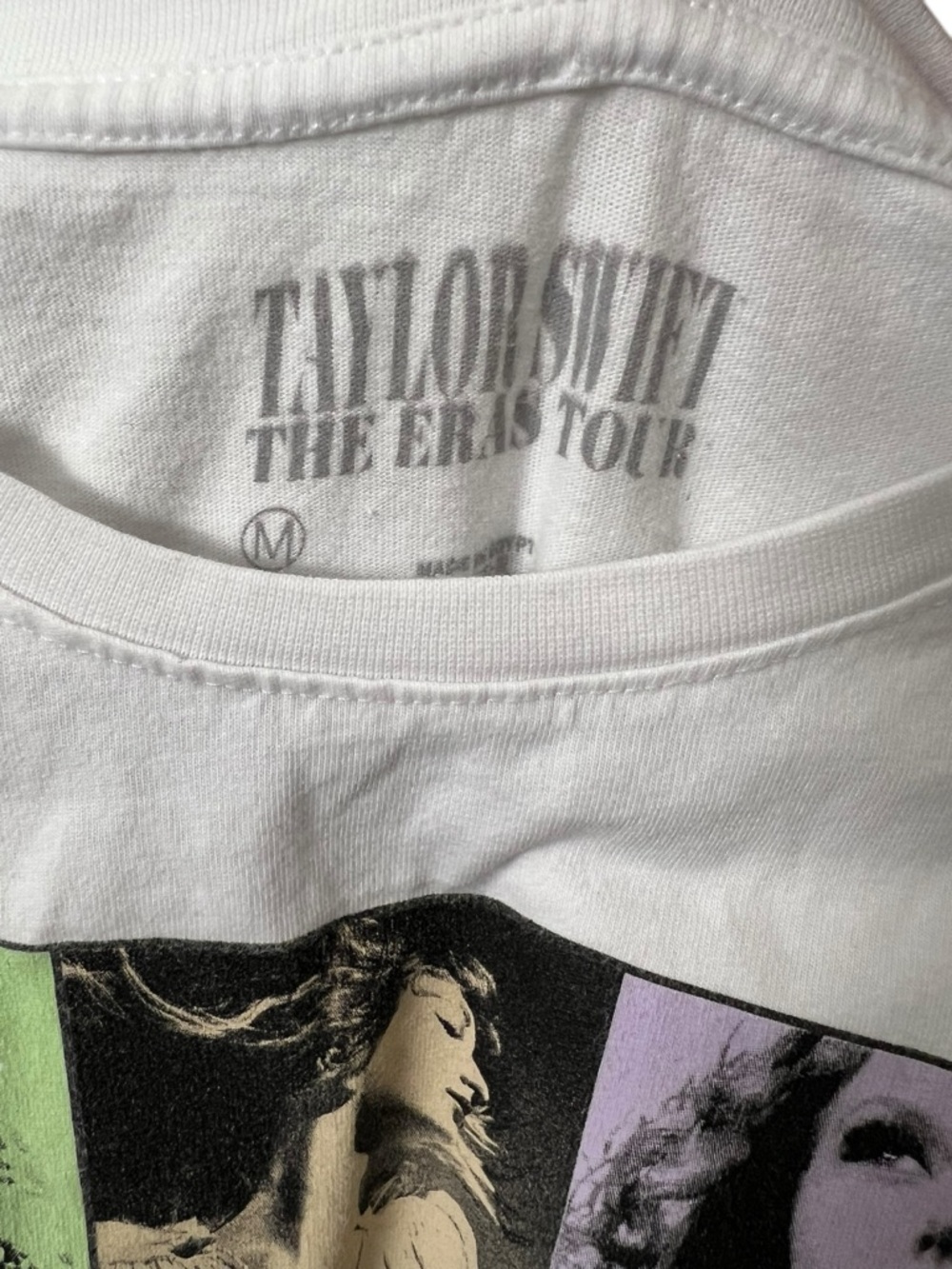 Taylor Swift Eras Tour 2023- 2024 Concert T-shirt | Unisex Medium - Picture 3 of 3